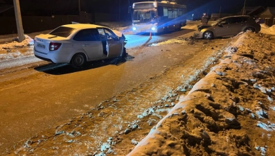 В Липецке столкнулись «Шевроле» и «Лада Гранта»