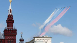 Липецкие «Соколы» раскрасили небо над Красной площадью в цвета российского триколора