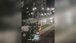 Лихачи на квадроцикле катались по тротуарам Ельца и запускали фейерверки