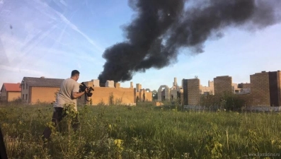 Столб черного дыма был виден во многих районах Липецка (видео)