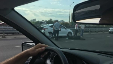 В Липецке мотоциклист въехал в легковушку