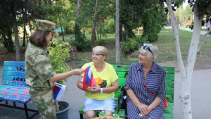 Липецкие росгвардейцы провели акцию «Российский триколор» в «Парке Победы»