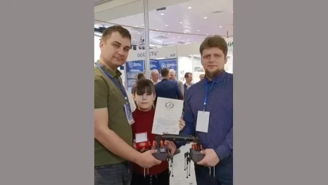 Школьники из Липецка получили золотую медаль за инновационный «Шагоход»