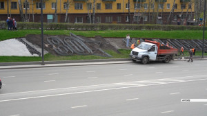 На Плехановском спуске обновят цветочную композицию