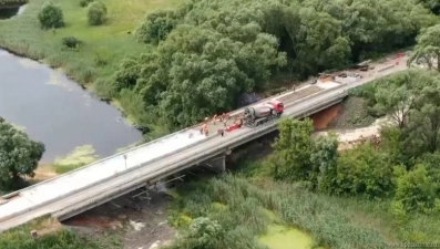 В Добринском районе реконструируют мост (видео)