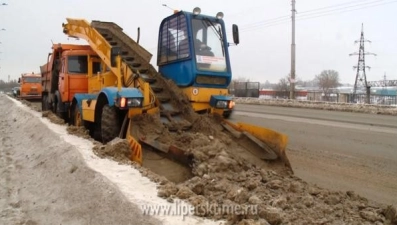 Более 150 единиц дорожной техники расчищали региональные дороги от снега