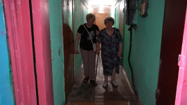 Жильцы дома на Левобережной страдают от канализационных стоков