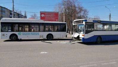 В Липецке столкнулись два автобуса