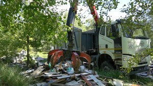 Очередную свалку крупногабаритного мусора убрали в лесу Липецкой области