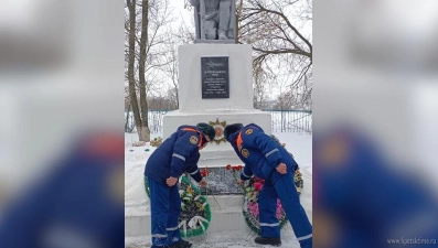 Спасатели почтили память воинов в преддверии дня освобождения Тербунского района