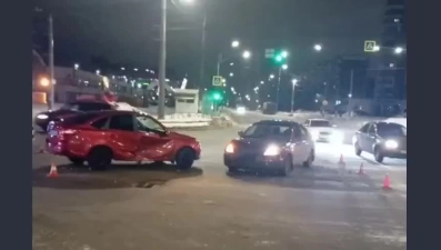 «Лада Гранта» столкнулась с «Вортексом» на 23 февраля