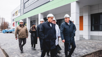 Губернатор Игорь Артамонов посетил строящийся хирургический корпус детской больницы