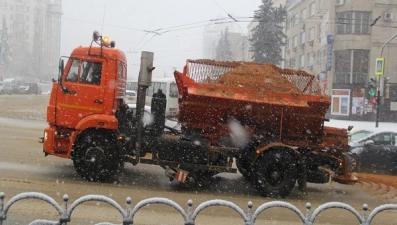 Со снегопадом в Липецке борются более 80 единиц спецтехники