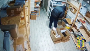 Жителя Липецка отправили под стражу за кражу из пункта выдачи маркетплейса