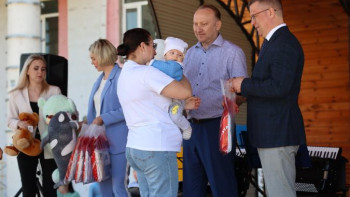 В Добром провели акцию «Подарок новорождённому»