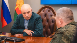 Игорь Артамонов встретился с командиром именного дивизиона имени Ивана Флёрова