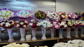 В Липецке перед 8 марта цены на букеты взлетают, но люди готовы платить за радость близких