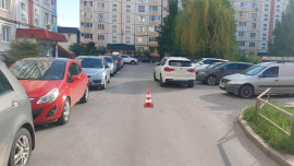 В Липецке водитель BMW сбил 7-летнего мальчика во дворе дома