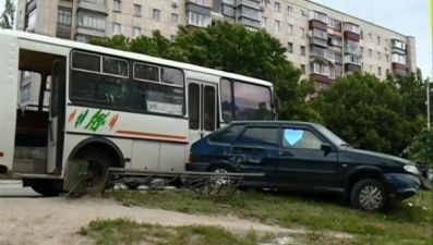 Сегодня утром на проспекте Победы произошла авария с участием общественного транспорта