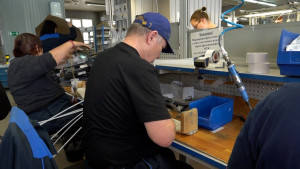 На липецком заводе незрячие сотрудники находят работу и поддержку