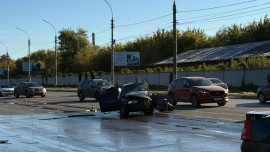 4 автомобиля столкнулись на улице Студеновской в Липецке