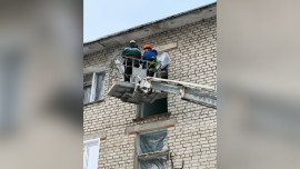 В Ельце приступили к временному закрытию поврежденных остеклений после атаки вражеских БПЛА