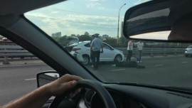 В Липецке мотоциклист въехал в легковушку