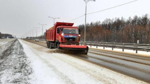 Со снегом на дорогах будет бороться новая техника