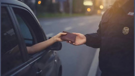 За попытку дать взятку инспектору ДПС осудили 52-летнего жителя Тербунского округа Липецкой области 