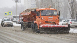 В Липецке продолжаются работы по уборке снега