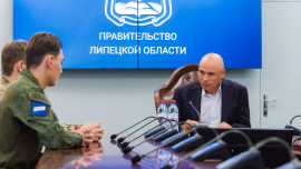 Игорь Артамонов встретился с новым руководителем молодогвардейцев