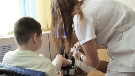 Липецкие врачи помогают детям с ДЦП делать первые шаги