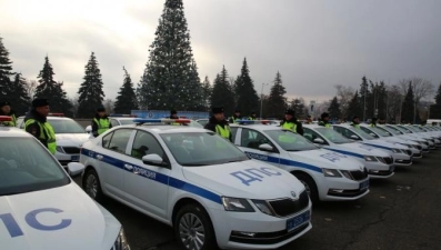 Инспекторы ДПС будут патрулировать дороги на новых автомобилях