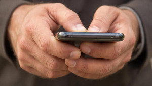 Госдума приняла закон о домовых чатах в MAX