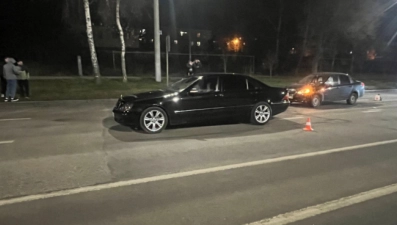 Девушка пострадала в столкновении двух иномарок в Липецке