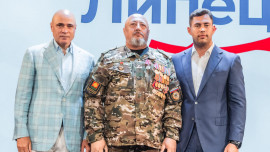 Игорь Артамонов в День города наградил заслуженных липчан