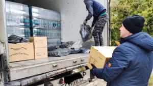 «Единая Россия» в свой День рождения поблагодарила волонтёров и благотворителей, которые участвуют в гуманитарной миссии партии