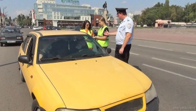 В Липецке законопослушных автомобилистов поощряли билетами «Лотереи вежливости»