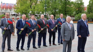 Подготовка ко Дню Победы, поздравление ветеранов Великой Отечественной и помощь участникам СВО: о чем писали главы районов в социальных сетях