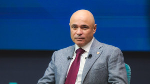 Два часа губернатор Липецкой области отвечал на вопросы жителей в прямом эфире