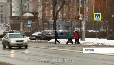 Мужчина в Липецке попал под машину на переходе