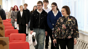 Студенты Липецка узнали о карьерных возможностях на Дне открытых дверей в МФЦ 