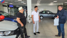 Двое жителей Липецкой области получили специализированные автомобили от реготделения Соцфонда