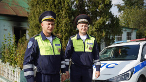 Автоинспекторы спасли мужчину из горящего дома в Липецкой области