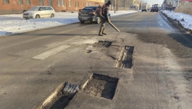 За неделю в Липецке «залатают» более 800 квадратных метров ям