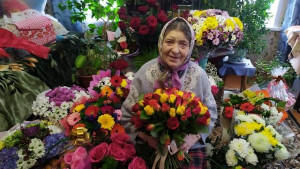 Маму 12 детей поздравили с 90-летием