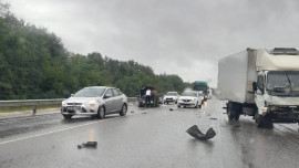 На трассе в Елецком районе столкнулись три автомобиля