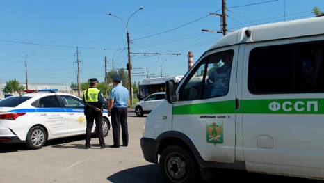 В Липецке судебные приставы и ГИБДД арестовали автомобили семи должников 