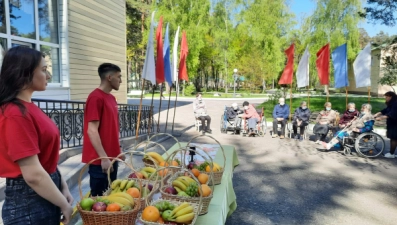 «Молодёжка ОНФ» доставила «Огонь памяти» ветеранам Донбасса