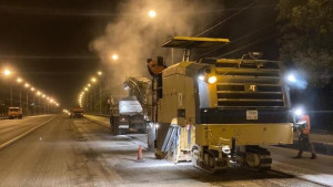 На Сокольском мосту срезали порядка 6000 квадратных метров дорожного покрытия